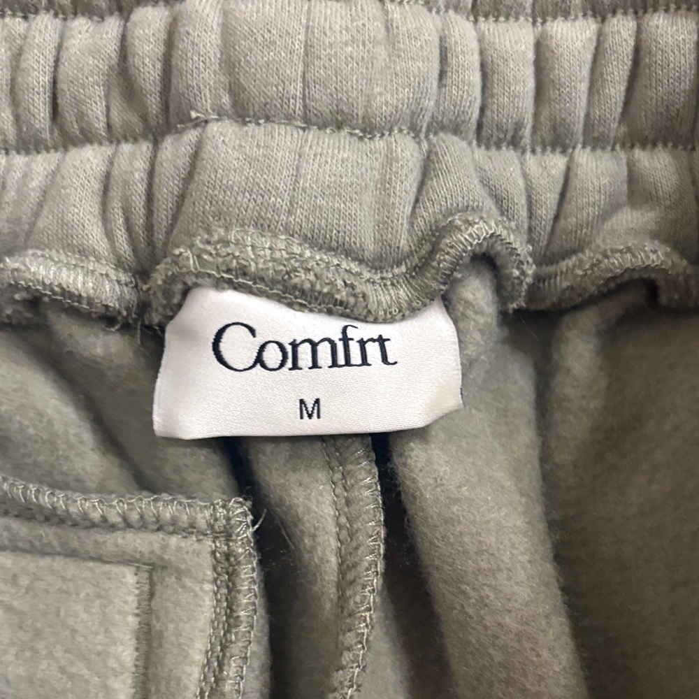 Comfrt olive green joggers - Picture 2 of 5